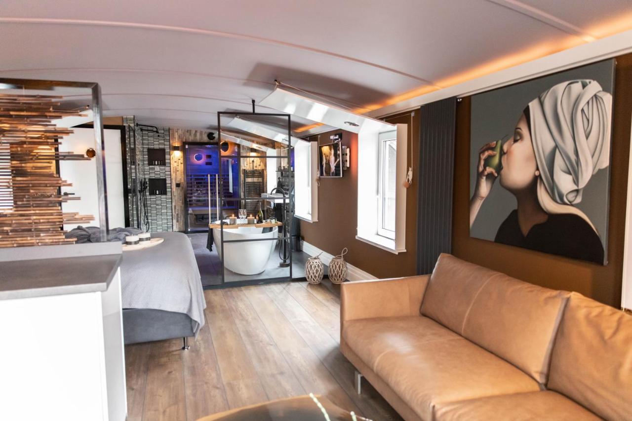 ホテル Wellnessboat De Michiel De Ruyter フローニンゲン エクステリア 写真